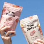 True Dates Sour Cola 100g - Dadler med sur cola smak - 12 poser